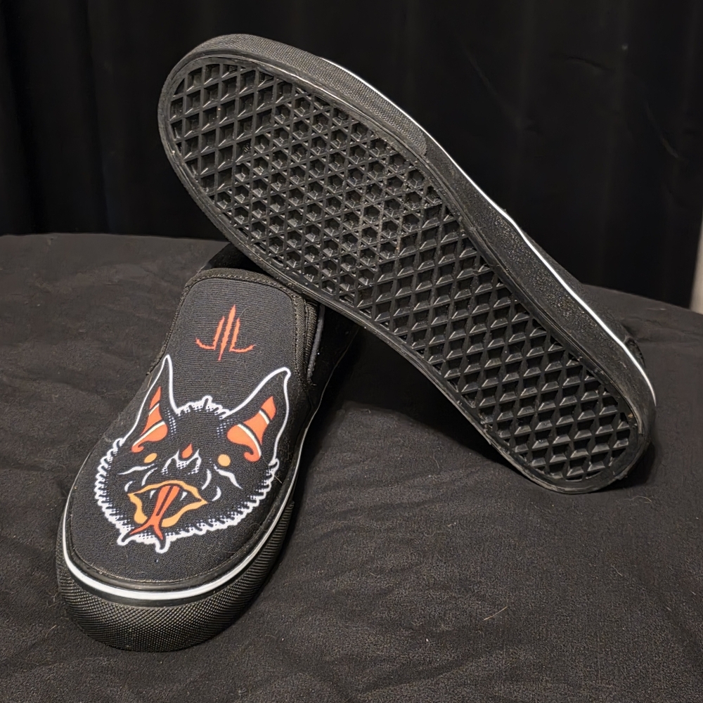NEW Unisex Last Light Apparel Traditional Bat Slip On Shoes - Picture 3 of 3